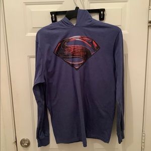 medium Superman shirt w hoodie